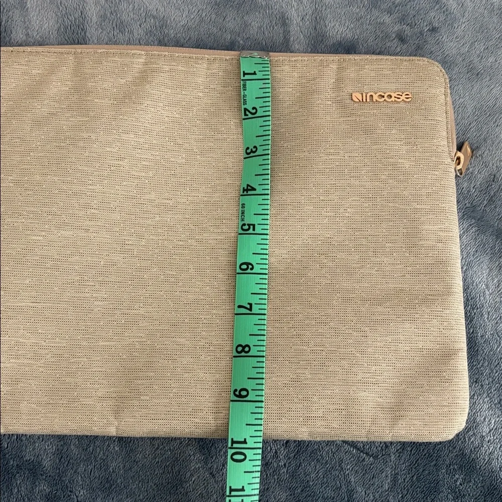 Incase slim sleeve